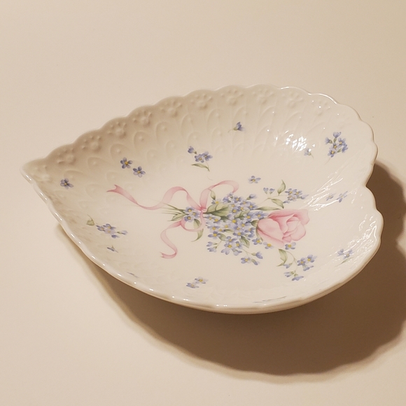 Mikasa Always & Forever Heart Dish - Picture 6 of 11